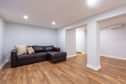 Photo 31 at 29 Parkside Drive, Swansea, Toronto