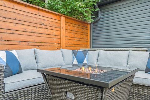 Photo 39 at 29 Parkside Drive, Swansea, Toronto