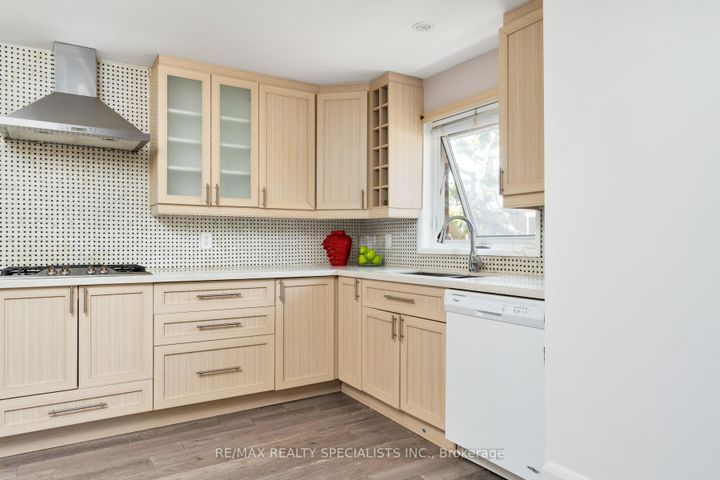 Photo 14 at 290 Westmount Avenue, Oakwood Village, Toronto