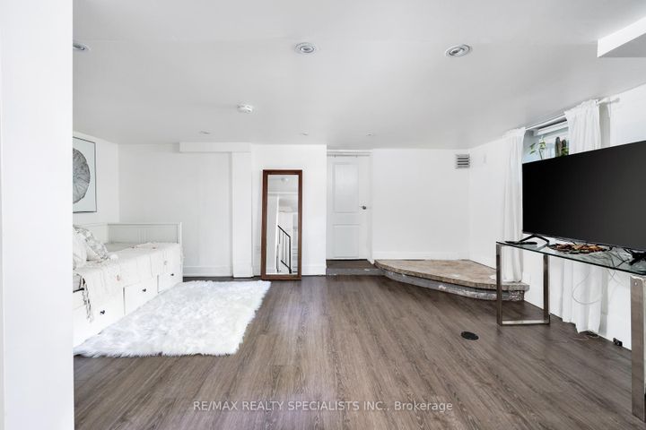 Photo 28 at 290 Westmount Avenue, Oakwood Village, Toronto