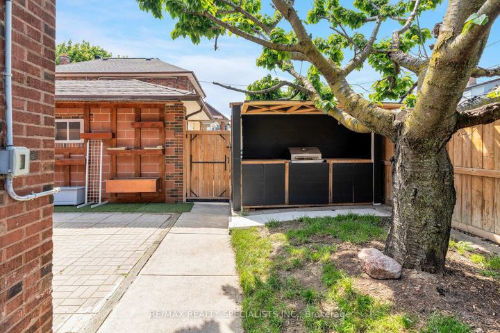 Photo 41 at 290 Westmount Avenue, Oakwood Village, Toronto