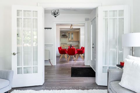 Photo 10 at 290 Westmount Avenue, Oakwood Village, Toronto