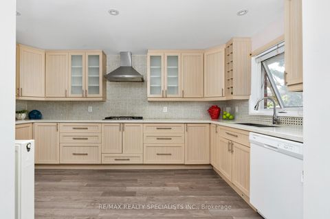 Photo 15 at 290 Westmount Avenue, Oakwood Village, Toronto