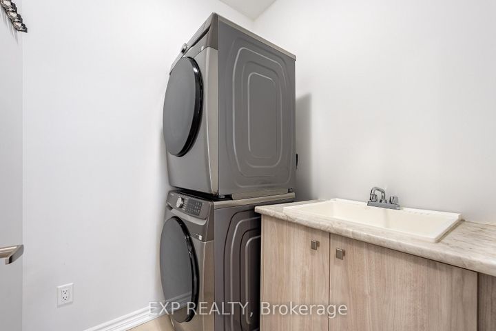 Photo 33 at 51 Ahchie Court, Patterson, Vaughan