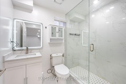 Photo 35 at 51 Ahchie Court, Patterson, Vaughan