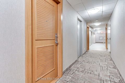 Photo 3 at 2011 - 219 Fort York Boulevard, Niagara, Toronto