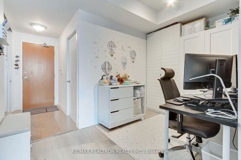 Photo 4 at 2011 - 219 Fort York Boulevard, Niagara, Toronto