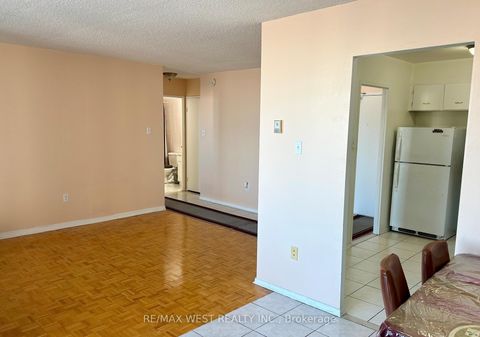 Photo 1 at 1510 - 5 San Romano Way, Black Creek, Toronto