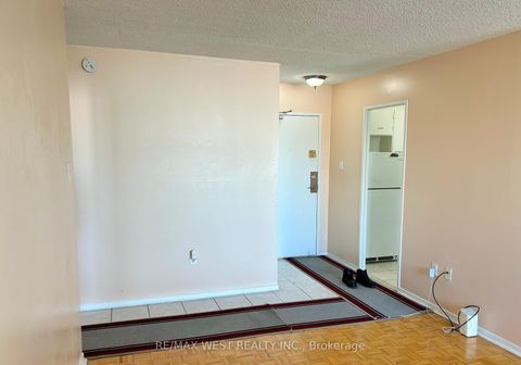 Photo 4 at 1510 - 5 San Romano Way, Black Creek, Toronto