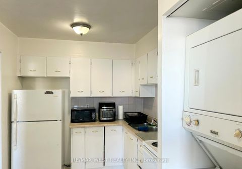 Photo 8 at 1510 - 5 San Romano Way, Black Creek, Toronto