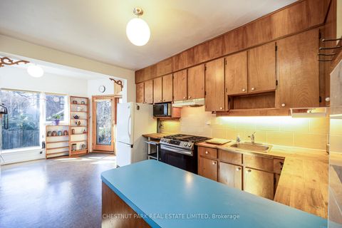 Photo 10 at 31 Palmerston Gardens, Annex, Toronto