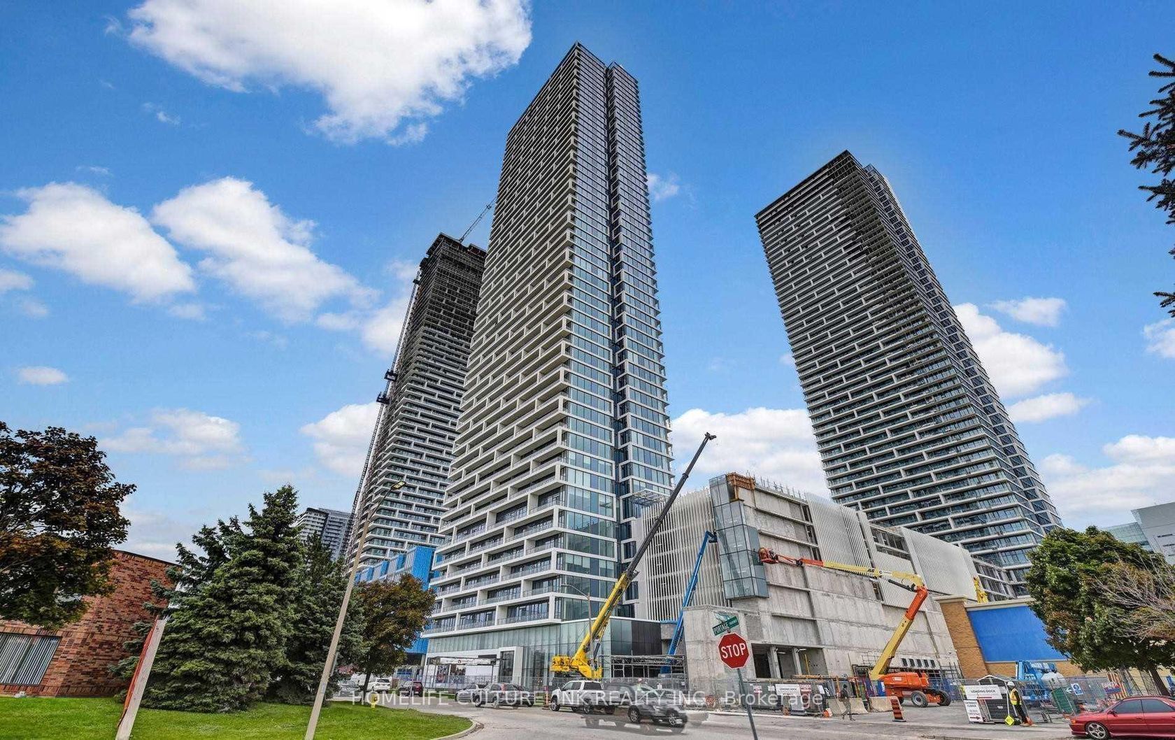 5812 - 5 Buttermill Avenue, Vaughan Corporate Centre, Vaughan photo number 2