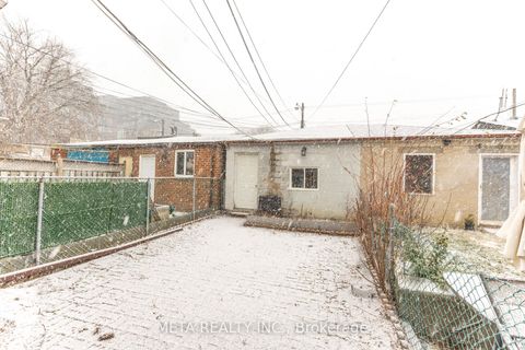 Photo 24 at 14 Peel Avenue N, Little Portugal, Toronto