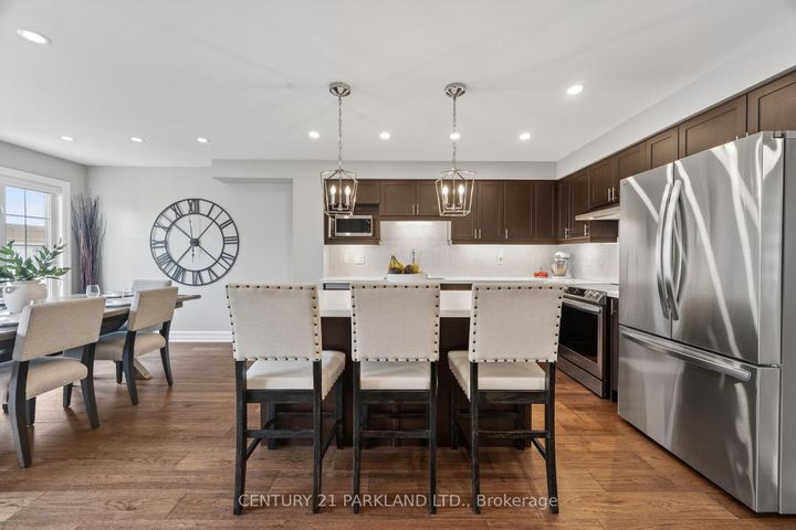 Photo 8 at 123 RUSSEL Drive, Bradford, Bradford West Gwillimbury