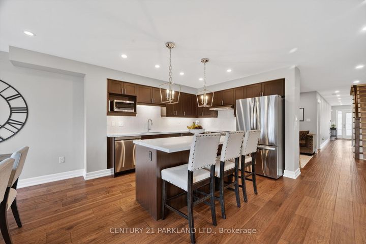 Photo 9 at 123 RUSSEL Drive, Bradford, Bradford West Gwillimbury