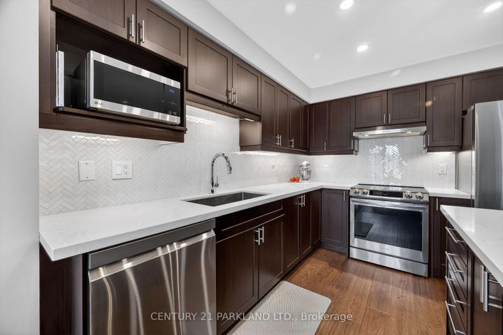 Photo 11 at 123 RUSSEL Drive, Bradford, Bradford West Gwillimbury