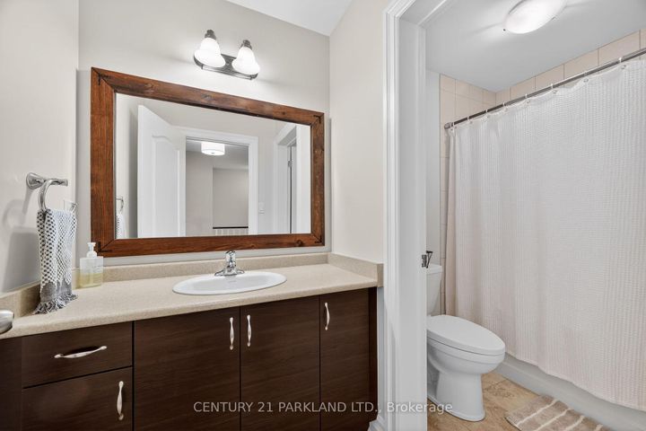 Photo 18 at 123 RUSSEL Drive, Bradford, Bradford West Gwillimbury