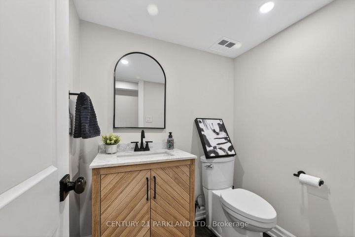 Photo 32 at 123 RUSSEL Drive, Bradford, Bradford West Gwillimbury