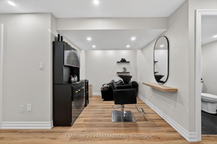 Photo 34 at 123 RUSSEL Drive, Bradford, Bradford West Gwillimbury