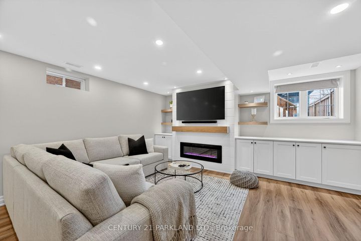 Photo 35 at 123 RUSSEL Drive, Bradford, Bradford West Gwillimbury