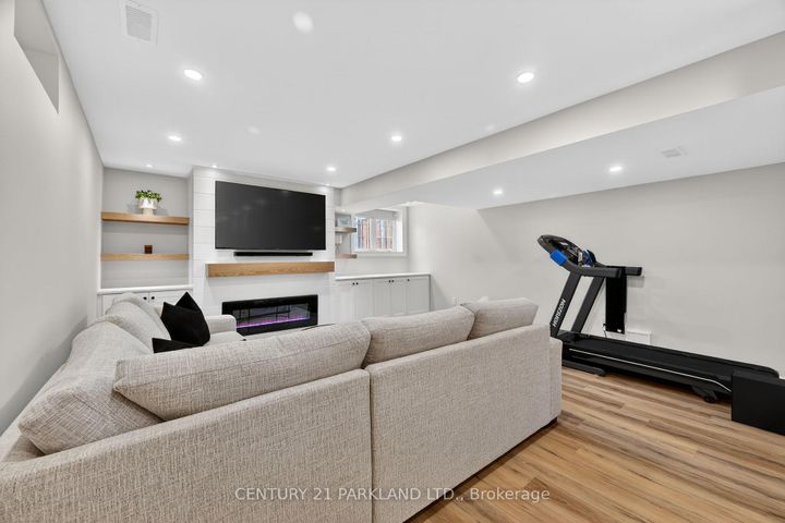 Photo 38 at 123 RUSSEL Drive, Bradford, Bradford West Gwillimbury