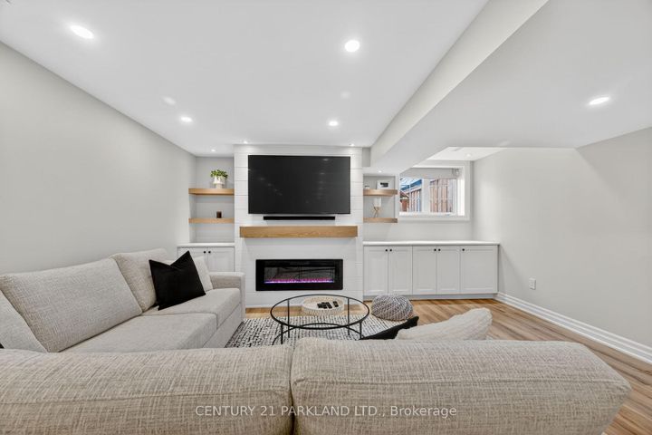 Photo 39 at 123 RUSSEL Drive, Bradford, Bradford West Gwillimbury