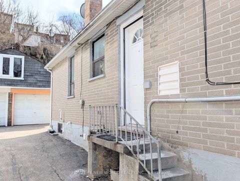 Photo 2 at 53 Dunraven Drive, Eglinton West, Toronto