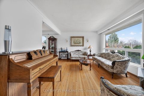 Photo 4 at 63 Brantwood Drive, Woburn, Toronto