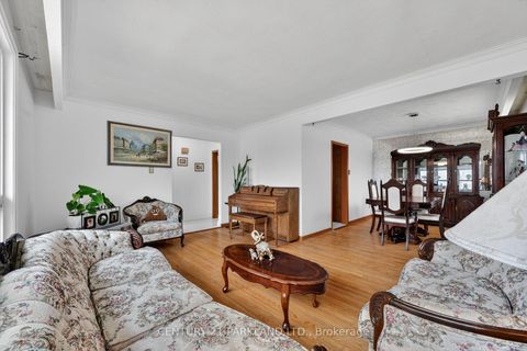 Photo 5 at 63 Brantwood Drive, Woburn, Toronto