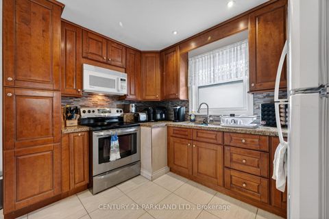 Photo 9 at 63 Brantwood Drive, Woburn, Toronto