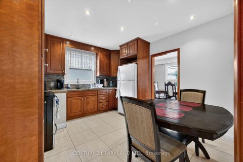 Photo 11 at 63 Brantwood Drive, Woburn, Toronto