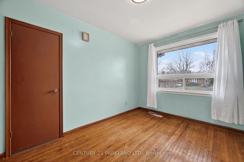 Photo 17 at 63 Brantwood Drive, Woburn, Toronto