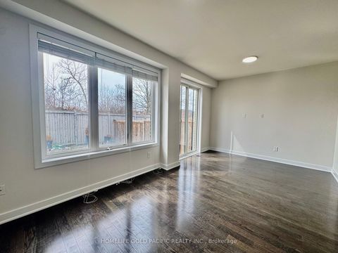 Photo 7 at 9 Dariole Drive, Oak Ridges Lake Wilcox, Richmond Hill