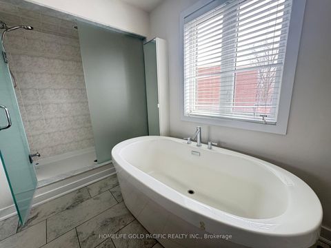 Photo 12 at 9 Dariole Drive, Oak Ridges Lake Wilcox, Richmond Hill