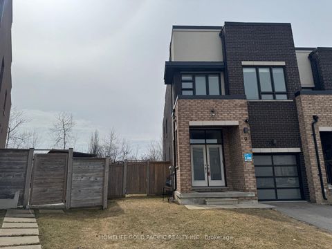 Photo 25 at 9 Dariole Drive, Oak Ridges Lake Wilcox, Richmond Hill