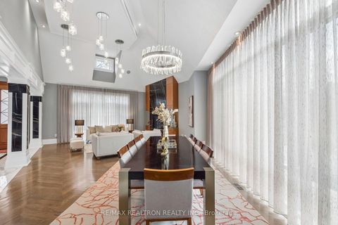 Photo 14 at 12 Miner Circle, Unionville, Markham