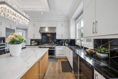 Photo 22 at 12 Miner Circle, Unionville, Markham