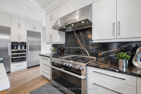 Photo 23 at 12 Miner Circle, Unionville, Markham