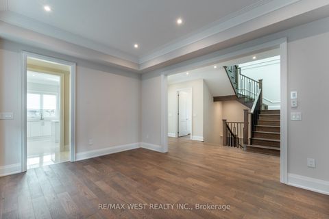 Photo 7 at 119 Jay Street, Maple Leaf, Toronto