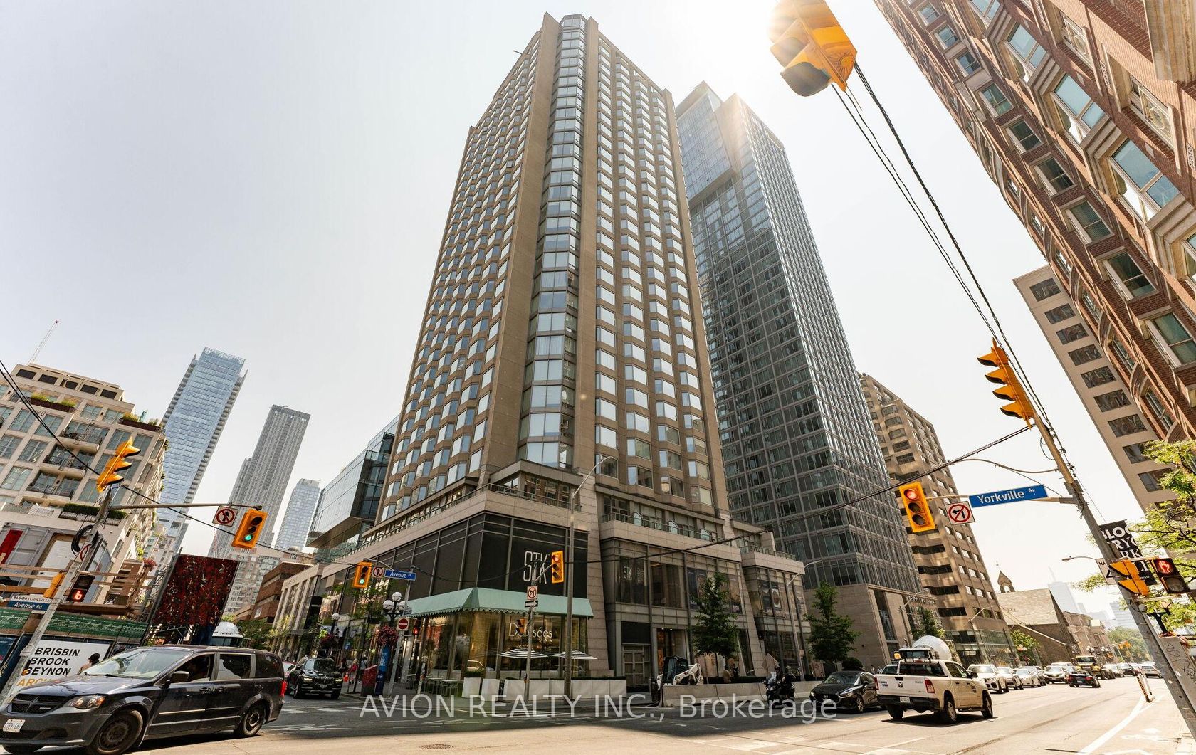 2120 - 155 Yorkville Avenue, Annex, Toronto by Loree Meneguzzi Real Estate 2120 - 155 Yorkville Avenue, Annex, Toronto