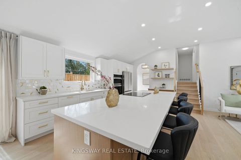 Photo 4 at 3 Reuben Street, Aurora Village, Aurora