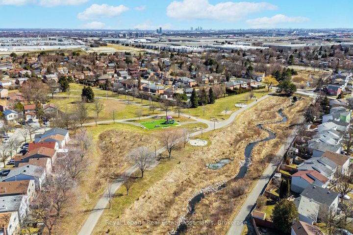 Photo 6 at 20 Jeremy Place, Northgate, Brampton