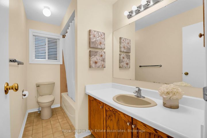 Photo 33 at 20 Jeremy Place, Northgate, Brampton