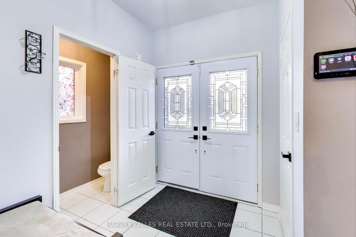 Photo 2 at 136 Degrassi Cove Circle, Credit Valley, Brampton