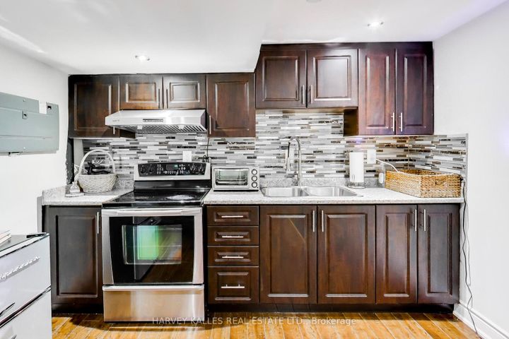 Photo 20 at 136 Degrassi Cove Circle, Credit Valley, Brampton