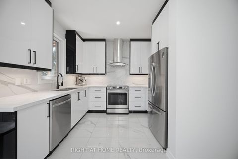 Photo 12 at 87 Via Toscana Drive, Vellore Village, Vaughan
