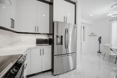 Photo 14 at 87 Via Toscana Drive, Vellore Village, Vaughan