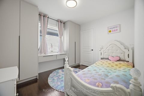 Photo 25 at 87 Via Toscana Drive, Vellore Village, Vaughan