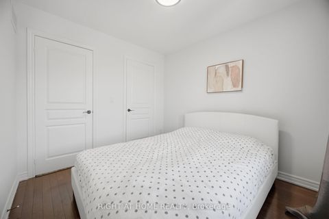 Photo 33 at 87 Via Toscana Drive, Vellore Village, Vaughan