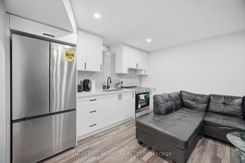 Photo 39 at 87 Via Toscana Drive, Vellore Village, Vaughan